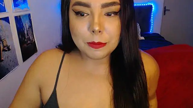 Snapshot of Internacionalist7 chatting on 02-11-25, 10:39 Internacionalist7 online show from 02-11-25, 10:39