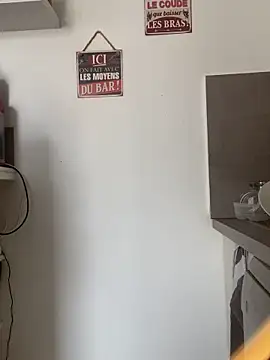 Luccreccia  online show from 10-09-25, 10:13