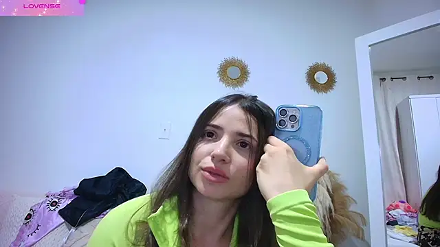 Ashleyjenner  online show from 11-23-25, 12:32