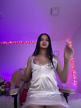 Snapshot of alee_lenoxx chatting on 07-15-26, 10:48 alee lenoxx online show from 07-15-26, 10:48