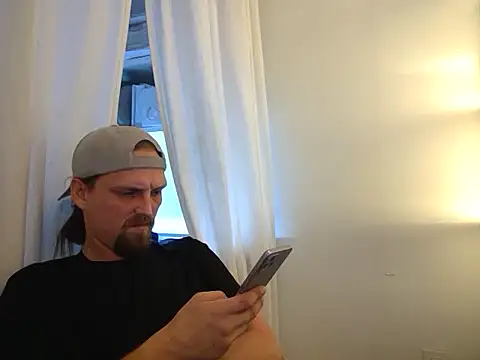 VitaminmanFL online show from 12-21-25, 04:30