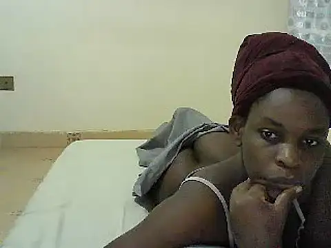 princess-cutie12 online show from 03-21-25, 04:17