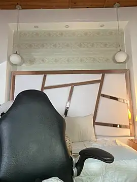 lizzy jooss online show from 02-11-26, 01:10