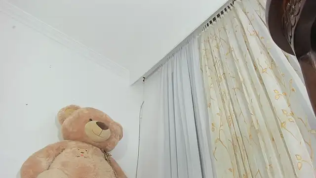 Snapshot of Alex_Keit chatting on 10-27-25, 03:38 Alex Keit online show from 10-27-25, 03:38