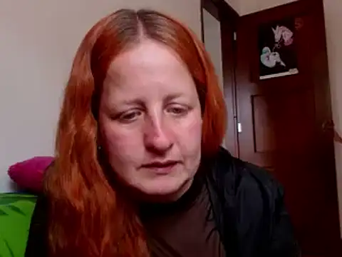 ViioletaMora online show from 10-28-25, 06:43