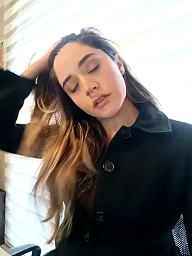 maliciaworld online show from 12-17-24, 09:16