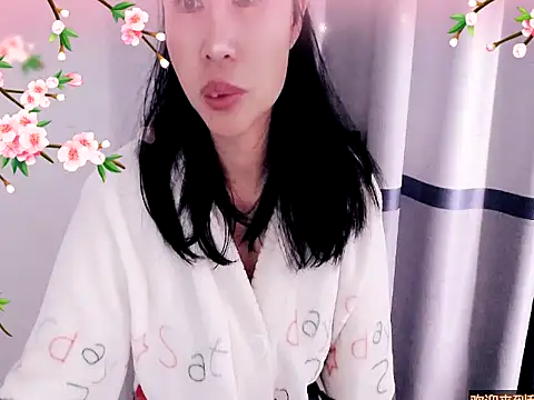 xiaoxuer online show from 12-19-24, 06:34