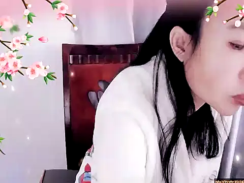 xiaoxuer online show from 12-25-24, 04:33