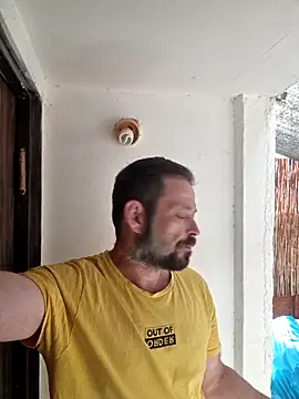 Snapshot of zefside42 chatting on 10-08-25, 12:36 zefside42 online show from 10-08-25, 12:36