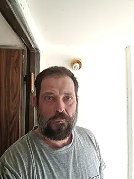 Snapshot of zefside42 chatting on 11-02-25, 12:18 zefside42 online show from 11-02-25, 12:18