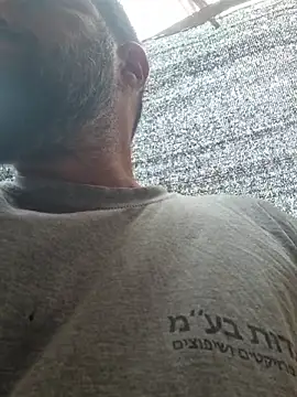 Snapshot of zefside42 chatting on 11-21-25, 09:41 zefside42 online show from 11-21-25, 09:41