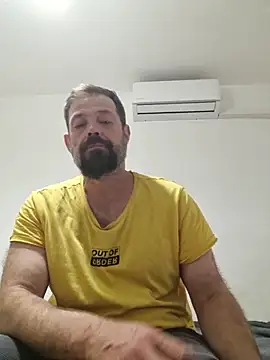 Snapshot of zefside42 chatting on 11-28-25, 06:32 zefside42 online show from 11-28-25, 06:32