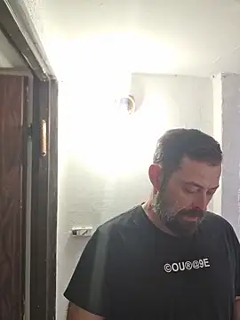 Snapshot of zefside42 chatting on 12-04-25, 10:57 zefside42 online show from 12-04-25, 10:57