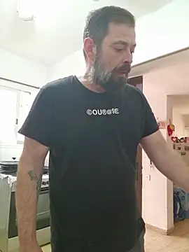 Snapshot of zefside42 chatting on 12-16-25, 10:42 zefside42 online show from 12-16-25, 10:42