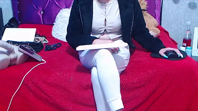 AyshaScott online show from 03-08-26, 01:04