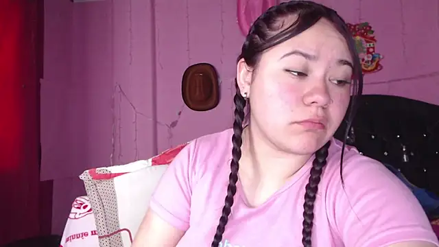 Snapshot of NikkiRous_ chatting on 03-14-25, 03:47 NikkiRous online show from 03-14-25, 03:47