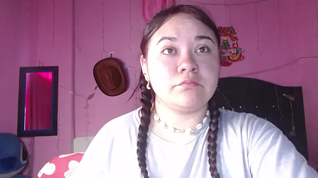 Snapshot of NikkiRous_ chatting on 11-06-25, 12:39 NikkiRous online show from 11-06-25, 12:39