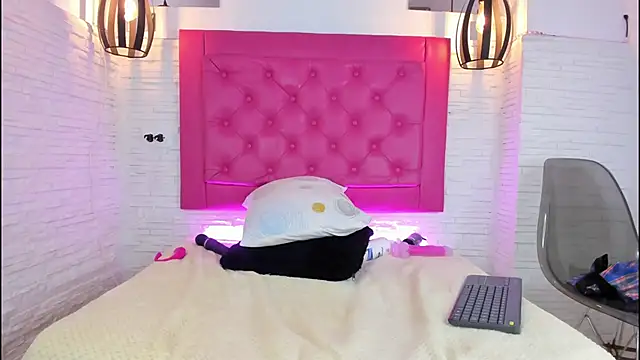 mia 099 online show from 01-29-25, 01:37