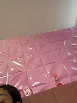 Snapshot of Ema_azel chatting on 02-12-25, 01:37 Ema azel online show from 02-12-25, 01:37