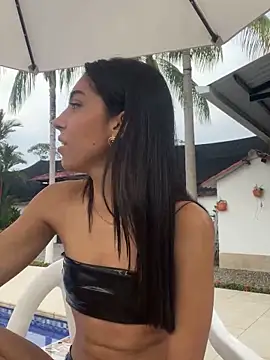 Snapshot of Ema_azel chatting on 03-08-25, 01:47 Ema azel online show from 03-08-25, 01:47