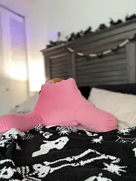 BrattyBae xo online show from 10-22-25, 07:35