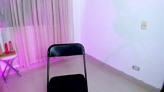 Snapshot of vale_kross chatting on 02-05-26, 07:07 vale kross online show from 02-05-26, 07:07