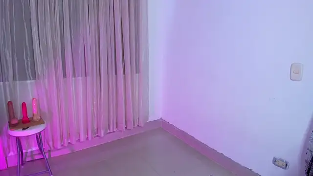 Snapshot of vale_kross chatting on 03-02-26, 01:18 vale kross online show from 03-02-26, 01:18