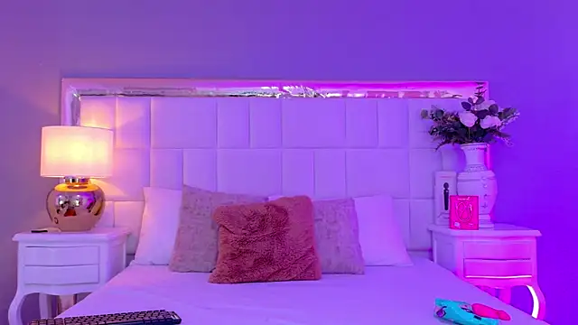 KateVenegas online show from 10-14-25, 07:58