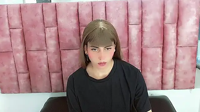 Snapshot of Daniela_Pink_ chatting on 01-06-25, 11:42 Daniela Pink online show from 01-06-25, 11:42