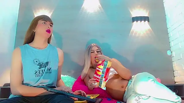 Snapshot of Daniela_Pink_ chatting on 02-01-25, 08:47 Daniela Pink online show from 02-01-25, 08:47