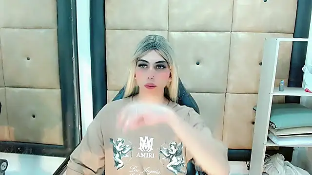 Snapshot of Daniela_Pink_ chatting on 02-16-25, 08:55 Daniela Pink online show from 02-16-25, 08:55