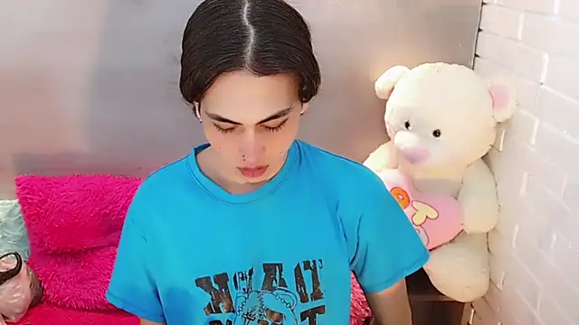 Snapshot of Daniela_Pink_ chatting on 09-20-25, 07:37 Daniela Pink online show from 09-20-25, 07:37