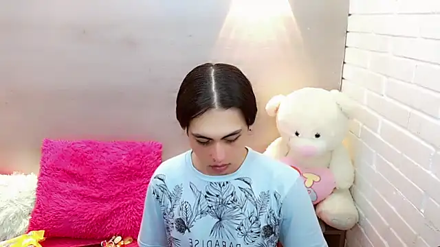 Snapshot of Daniela_Pink_ chatting on 10-04-25, 08:07 Daniela Pink online show from 10-04-25, 08:07