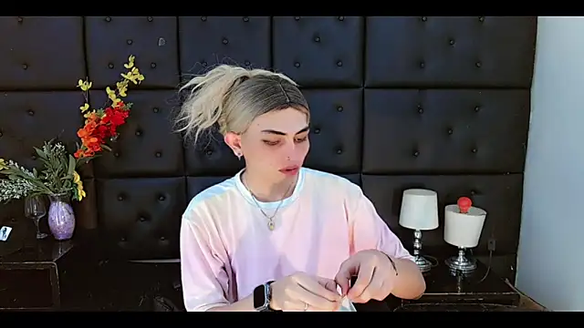 Daniela Pink  online show from 03-06-26, 07:43