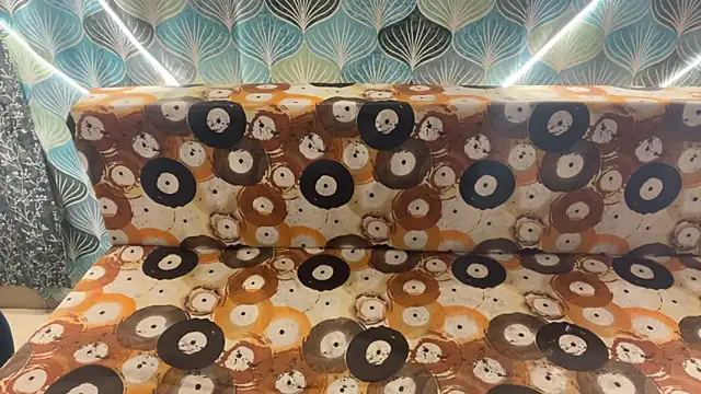 shuhana  online show from 11-23-25, 04:56