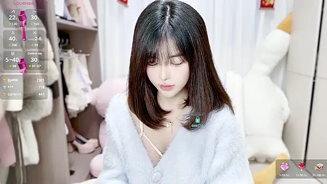 Snapshot of Duduludululu chatting on 01-31-25, 09:27 Duduludululu online show from 01-31-25, 09:27