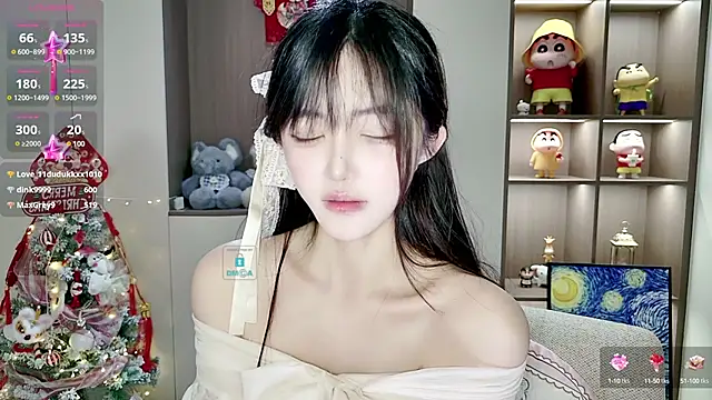 Snapshot of Duduludululu chatting on 02-25-25, 11:30 Duduludululu online show from 02-25-25, 11:30