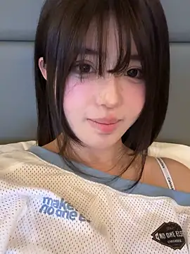 Snapshot of Duduludululu chatting on 03-16-25, 12:44 Duduludululu online show from 03-16-25, 12:44