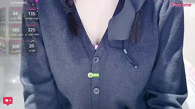 Snapshot of Duduludululu chatting on 10-17-25, 04:59 Duduludululu online show from 10-17-25, 04:59