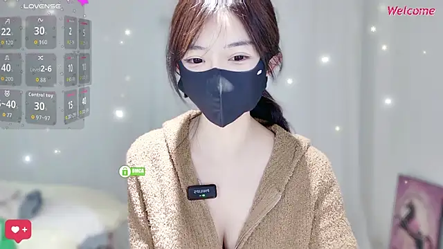 Snapshot of Duduludululu chatting on 10-18-25, 05:10 Duduludululu online show from 10-18-25, 05:10