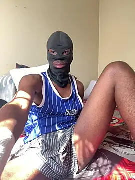 Snapshot of Gifttheskimaskboy chatting on 08-05-26, 10:29 Gifttheskimaskboy online show from 08-05-26, 10:29