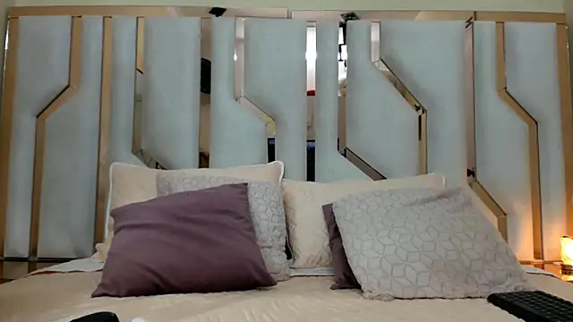 TifanyChill online show from 01-10-25, 08:15