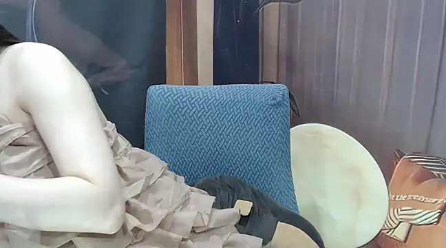 Snapshot of KaleAnisa chatting on 03-05-25, 01:21 KaleAnisa online show from 03-05-25, 01:21