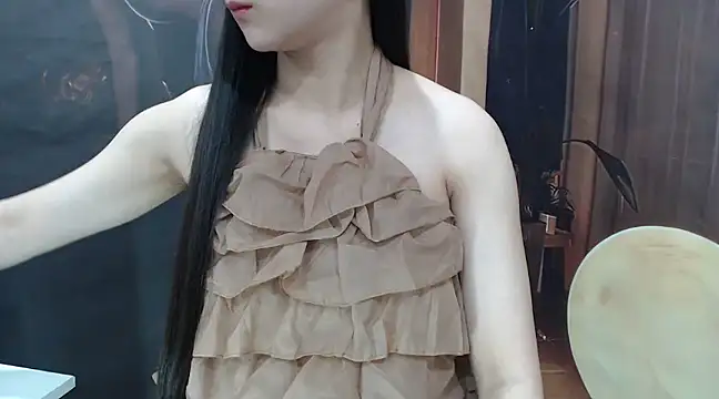 Snapshot of KaleAnisa chatting on 03-05-25, 04:34 KaleAnisa online show from 03-05-25, 04:34