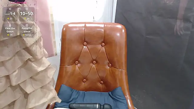 Snapshot of KaleAnisa chatting on 09-27-25, 01:32 KaleAnisa online show from 09-27-25, 01:32