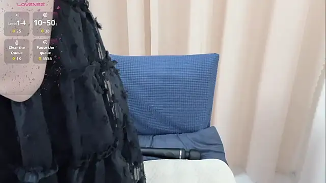 Snapshot of KaleAnisa chatting on 11-14-25, 01:04 KaleAnisa online show from 11-14-25, 01:04