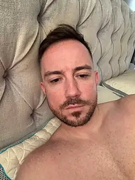 Snapshot of bobbylee2023 chatting on 10-06-25, 03:09 bobbylee2023 online show from 10-06-25, 03:09