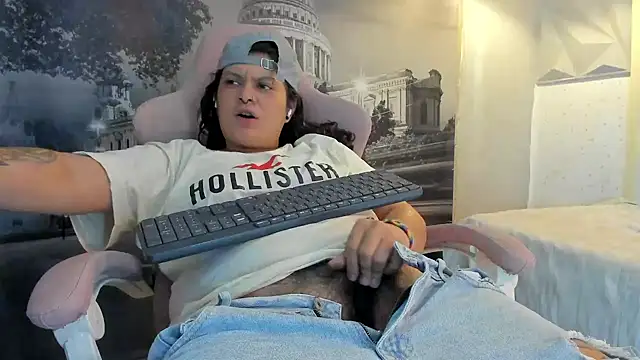 snowflake xxx online show from 10-26-25, 11:31