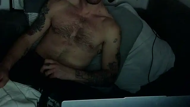 Snapshot of Alphanik4 chatting on 12-20-25, 07:04 Alphanik4 online show from 12-20-25, 07:04