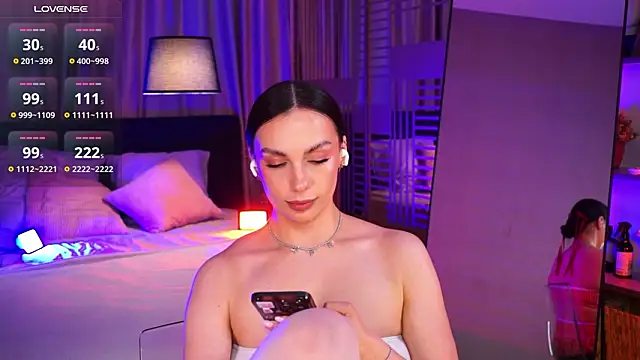 LunaNight online show from 03-17-26, 08:45